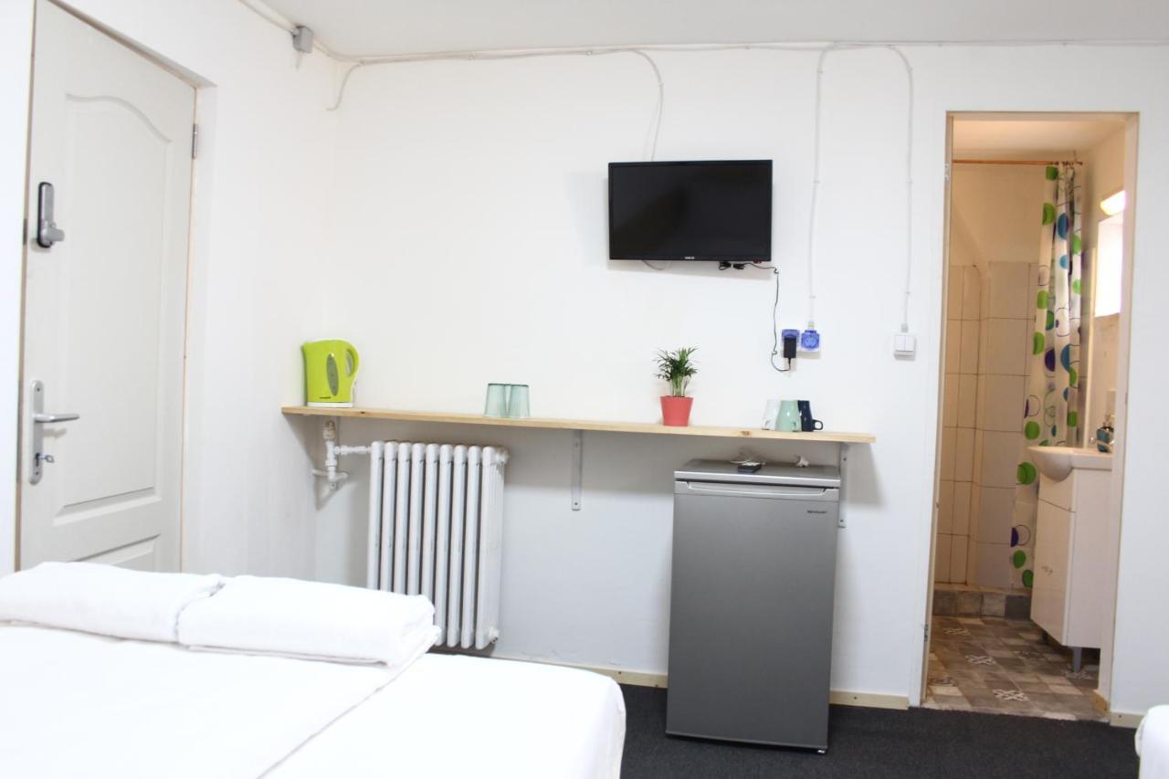 Banat 4 Hostel Bucureşti Eksteriør bilde